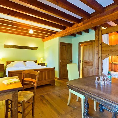 Logis De La Hulotte Hotel Saint-Jacques-dʼAmbur